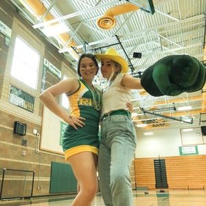 Meet your Posher, Ella